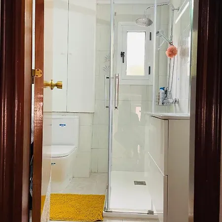 Cozy 2-bedroom Serviced With Netflix *