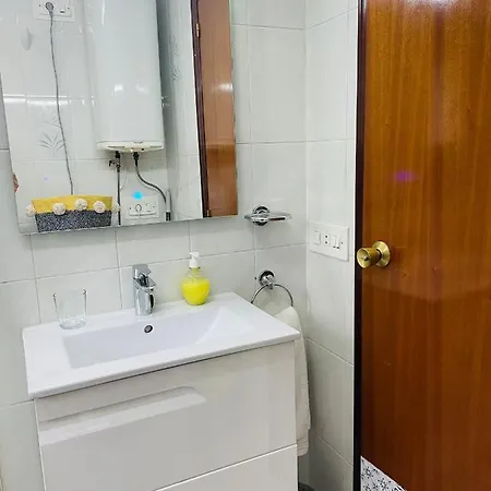 Cozy 2-bedroom Serviced With Netflix