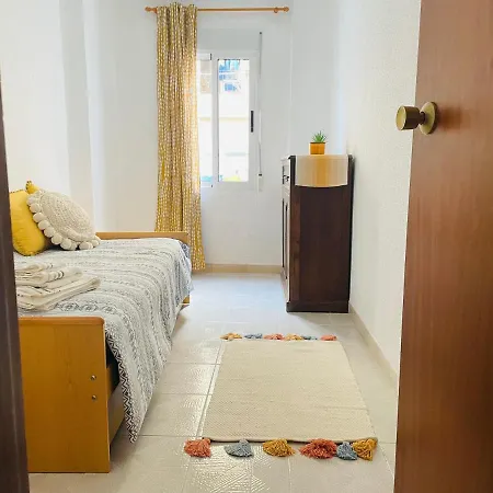 Cozy 2-bedroom Serviced With Netflix Apartment Puerto de Sagunto