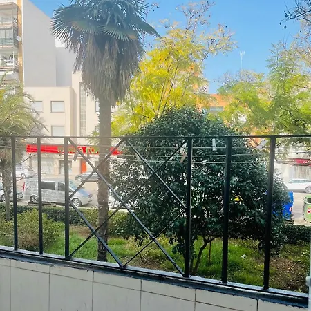 Apartment Cozy 2-bedroom Serviced With Netflix *