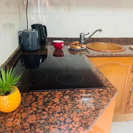 Cozy 2-bedroom Serviced With Netflix Apartment